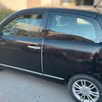 lancia y 1.3 MJT diesel 90cv