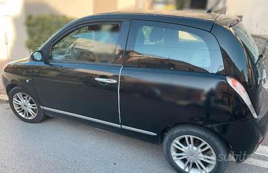 lancia y 1.3 MJT diesel 90cv