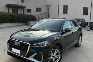 Audi Q2 2.0 116Cv identity black