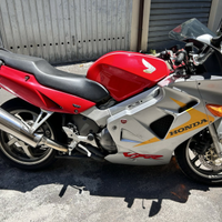 Honda vfr800 50^anniversario