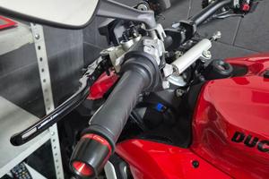 Ducati streetfighter V2