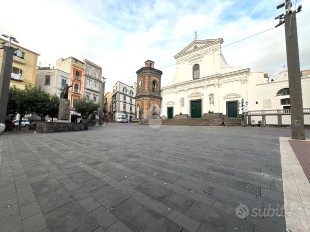 3 LOCALI A TORRE DEL GRECO