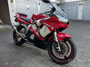 Yamaha R6 carburatori