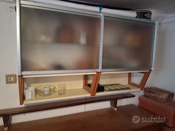 vetrinetta sospesa con vetri scorrevoli 