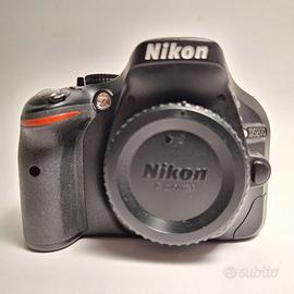 NIKON D5200