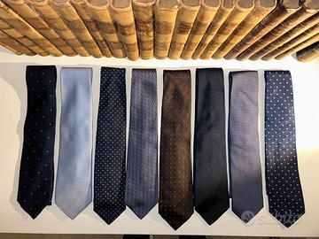 Set di eleganti cravatte di seta