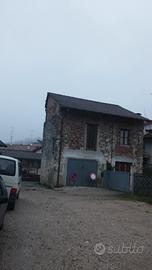rustico in sasso di 104 mq su due livelli -