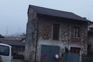 rustico in sasso di 104 mq su due livelli -