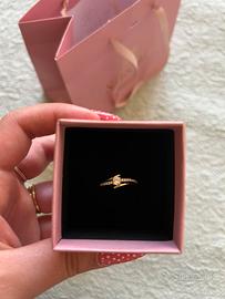 Anello in oro giallo stroili