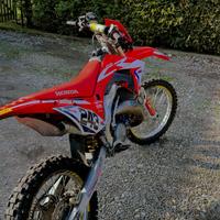 Cr 125 Honda 2005, TARGATA