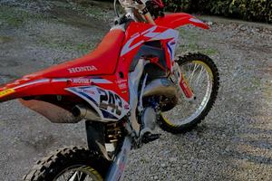 Cr 125 Honda 2005, TARGATA