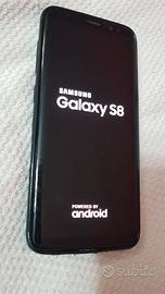 Samsung Galaxy S 8 + cover.