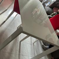 Tavolo allungabile in vetro satinato bianco