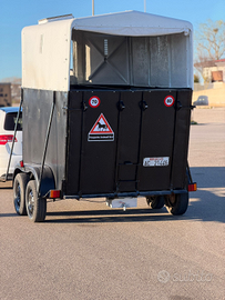 Trailer per cavalli frisoni spaggnoli