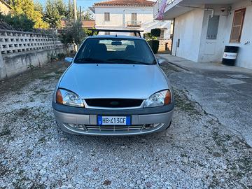Ford Fiesta 1.2 16V Zetec 75 CV 2001 290.000 Km