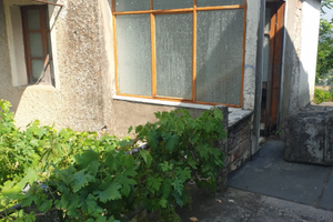 Vendita appartamento con terreno mille metri