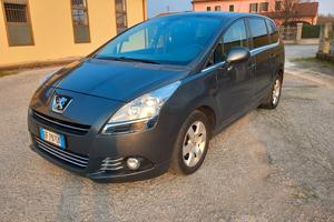 Peugeot 5008 Diesel 1.6 Anno 2011 con 194000 km 