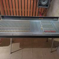 Mixer studio Soundcraft 600 24 canali patchbay