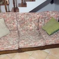 Divano tre posti due poltrone
