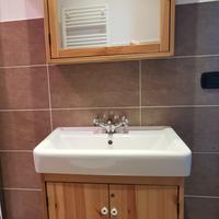 Mobile bagno Ikea specchio contenitore e lavabo