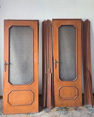 Set porte in legno