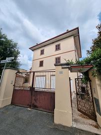 Adiacenze nuova Biblioteca comunale, porzione di b