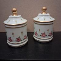 Coppia piccoli vasetti con coperchio