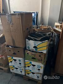 Lotto 16 scatole di Grucce (legno, plastica ecc.