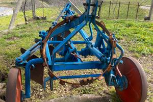 Aratro quadri vomere