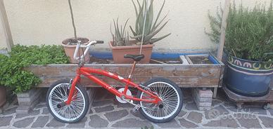 BMX con pedane Freestyle  e manubrio 360°