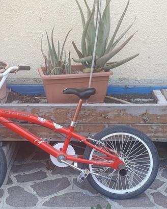 BMX con pedane Freestyle  e manubrio 360°