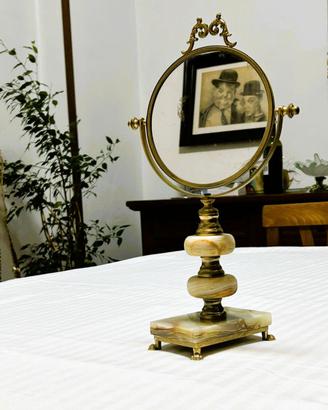 Specchio "Psiche" in onice ottone