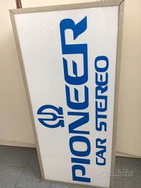 Insegna luminosa Pioneer
