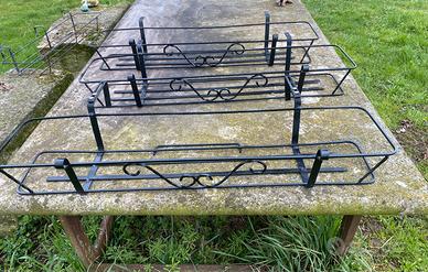 Portavasi in ferro verniciato nero pesante