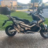 Honda x adv