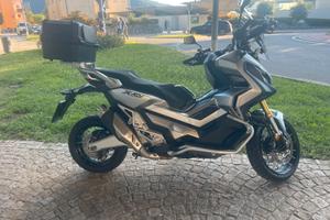 Honda x adv