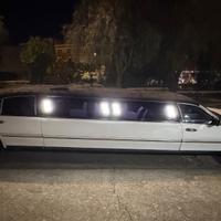 LIMOUSINE LINCOLN TOWN CAR