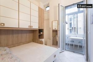 Luminoso monolocale con veranda