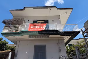 Appartamento 5 vani + 3 posti auto
