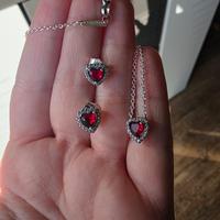 collane piu orecchini forma di cuore