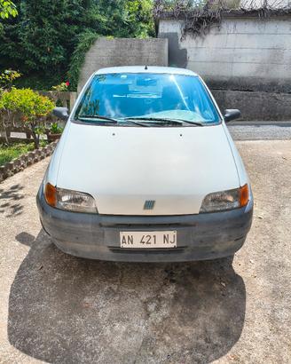 Fiat punto bianca 