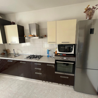 Cucina lineare completa di elettrodomestici