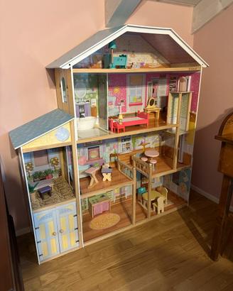 Casa delle bambole in legno