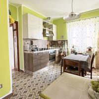 QUADRILOCALE LIBERO SU TRE LATI CON BOX AUTO