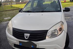 Auto Dacia Sandero 