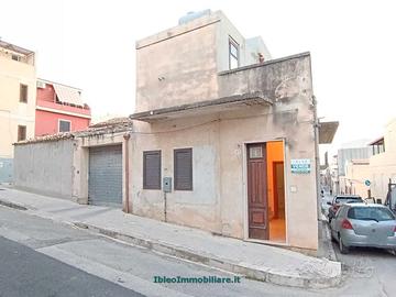 Casa singola con Garage (Cod.290)