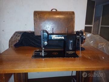 MACCHINA DA CUCIRE.