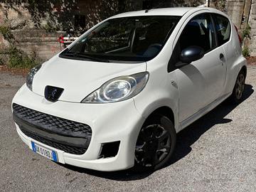 Peugeot 107 1.0 68CV 3p. Desir adatta per neopaten
