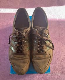 Adidas Originals LA trainer