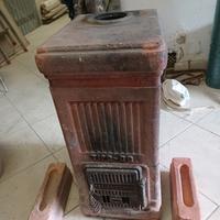 Stufa antica in cotto da arredo 